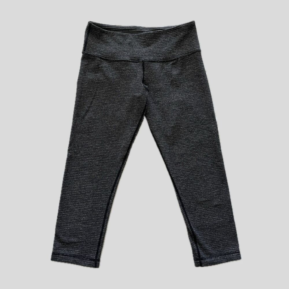 Lululemon Gray Wunder Under Striped Capri Cropped Athleisure Leggings 6